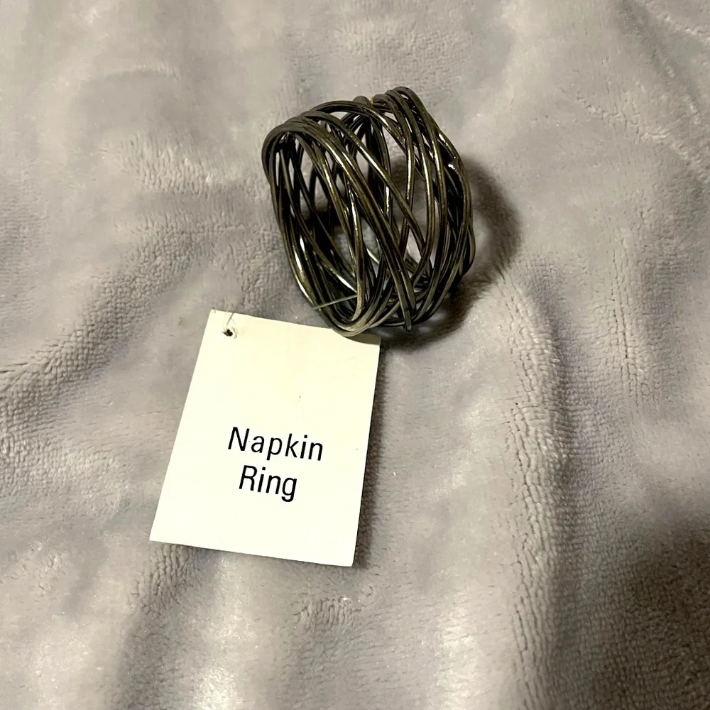 Second batch of dark chrome napkin rings- never used - Picture 3 of 5